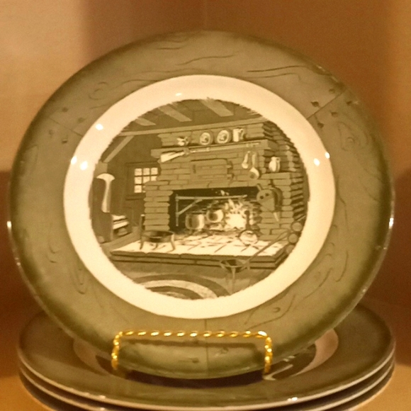 Vintage-Colonial Homestead by Royal Plate Bundle 4-10" Dinner Plates. - Picture 2 of 12